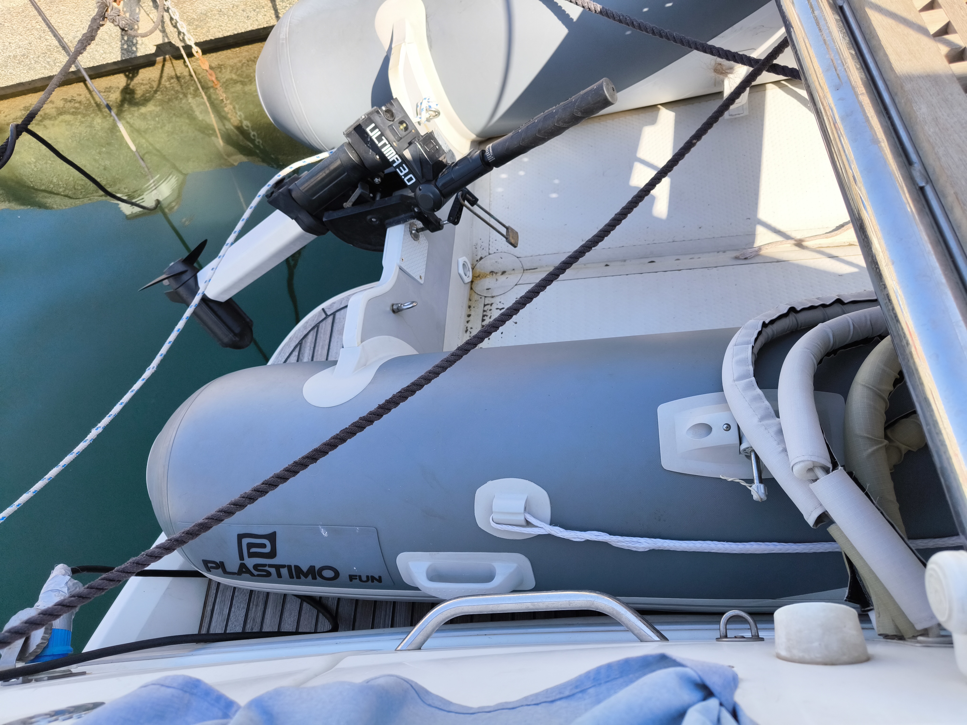 slider 24 Beneteau Antares 36